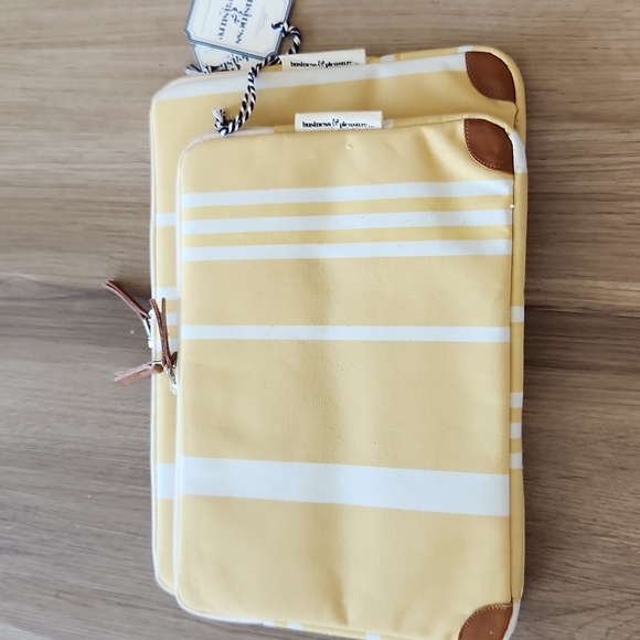 Home Business & Pleasure Co Laptop Sleeves | The Laptop Sleeve – Vintage Yellow - Picture 4 of 5